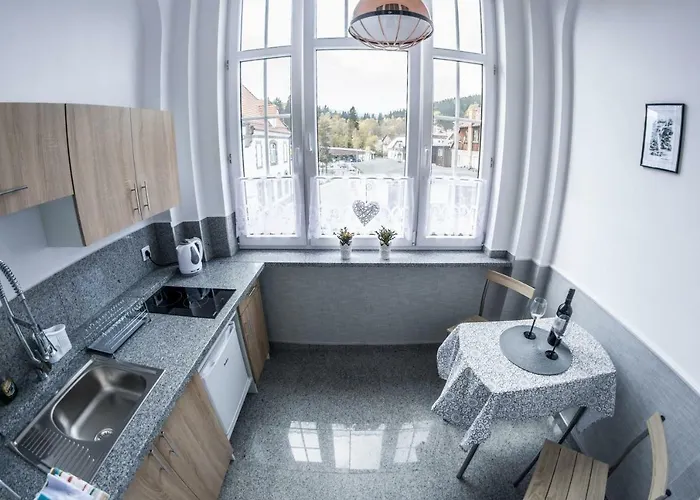 Pod Jedynka - Jednosci Narodowej 3/1 *