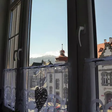 Pod Jedynka - Jednosci Narodowej 3/1 شكلارسكا بوريبا