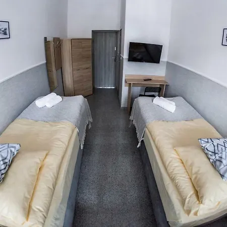 Pod Jedynka - Jednosci Narodowej 3/1 *