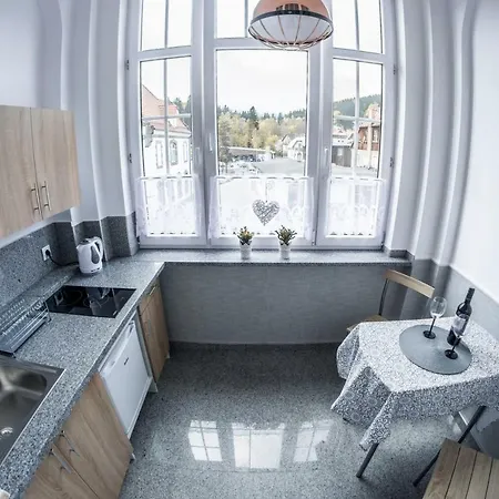 Pod Jedynka - Jednosci Narodowej 3/1 *