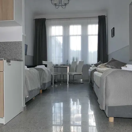 Pod Jedynka - Jednosci Narodowej 3/1 * شكلارسكا بوريبا