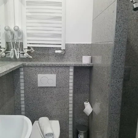 Pod Jedynka - Jednosci Narodowej 3/1