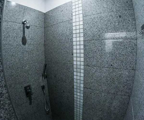 Pod Jedynka - Jednosci Narodowej 3/1 *